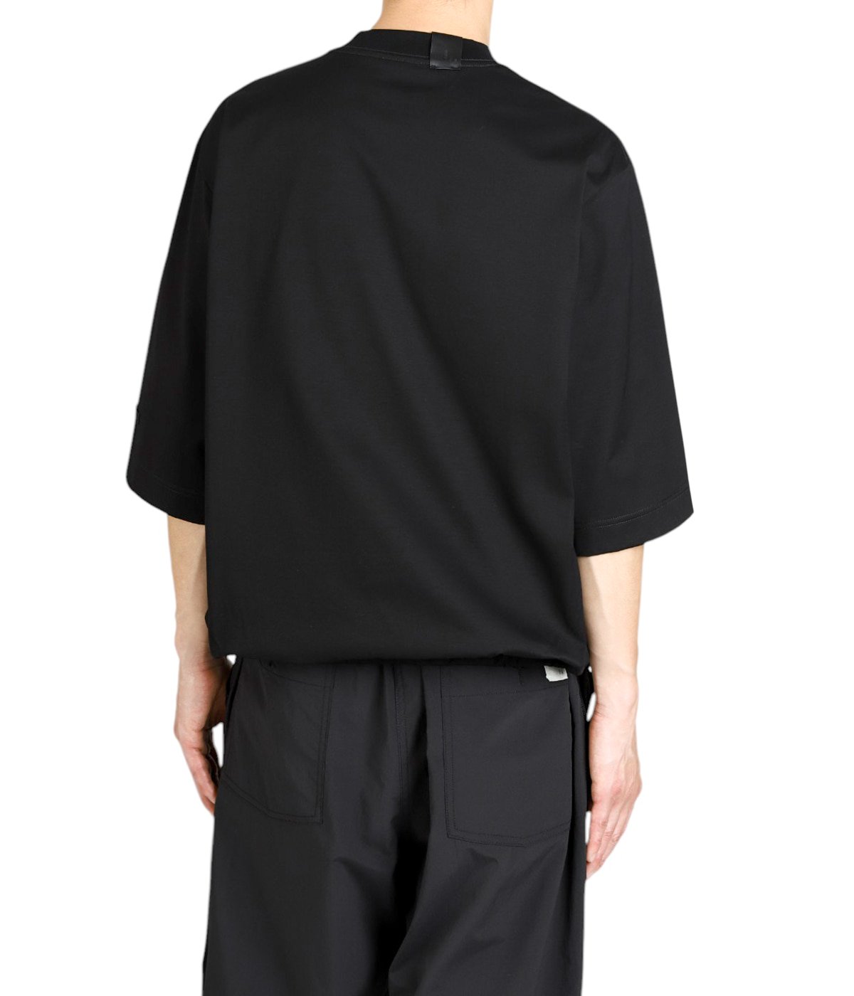 model(175cm / 60kg)B85 W75 H92 着用サイズ：38